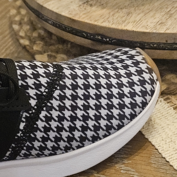 New Balance Womens WNRGSRD1 Black Cross Training Shoes Size 9 Medium (B, M) EUC - Picture 4 of 12